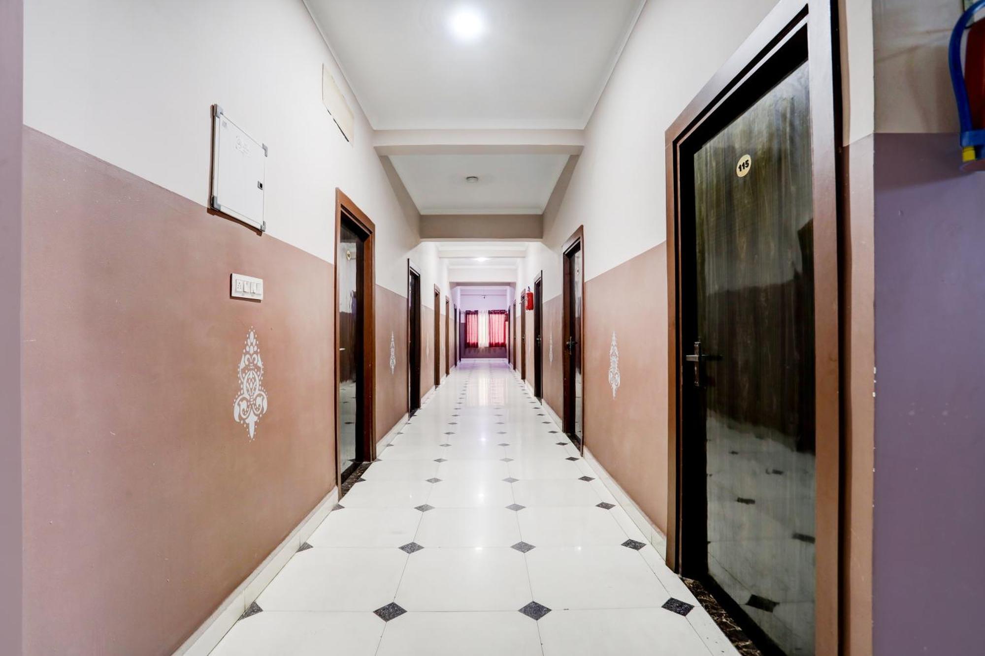 فندق Super Townhouse Gida Near Rto Office جوراكبور المظهر الخارجي الصورة